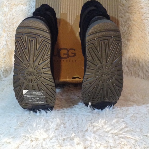 UGG KCambridge Leather/Knit Boot (Last 1 ) - Picture 5 of 8
